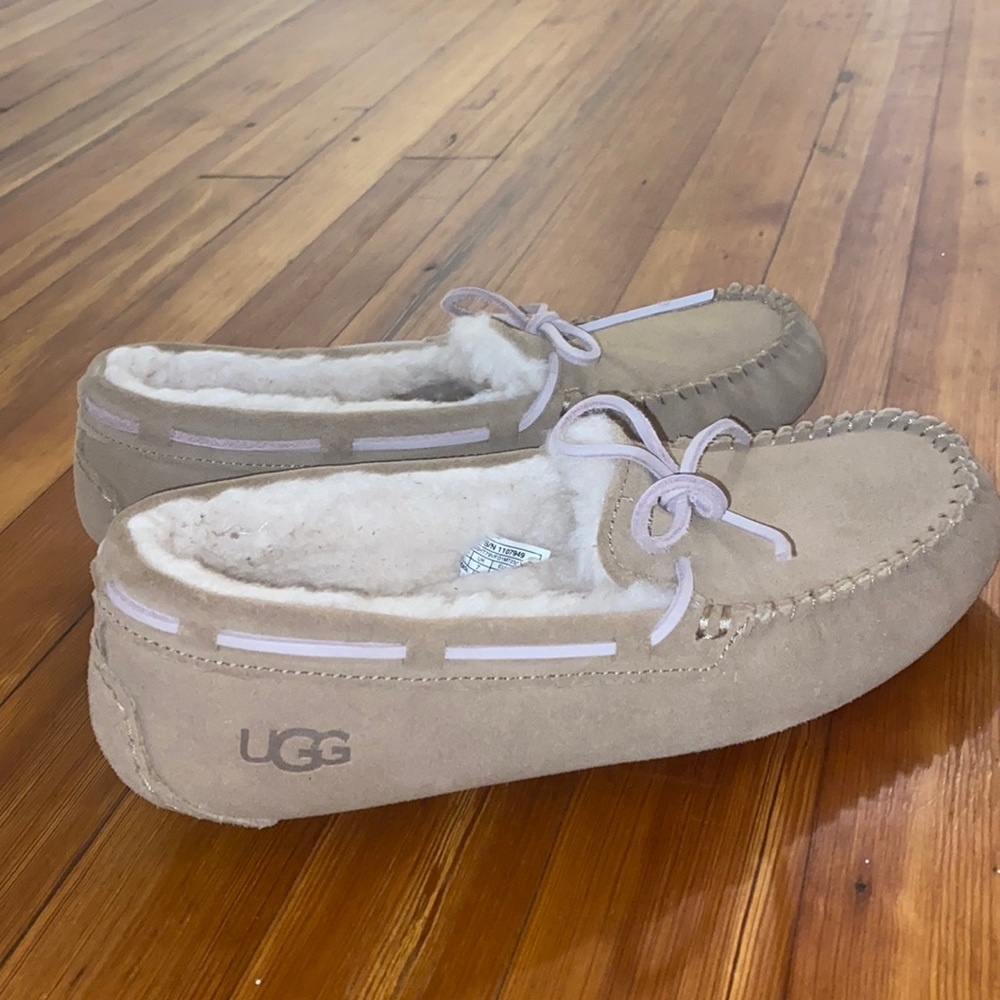 Women’s UGG Slippers Size 9